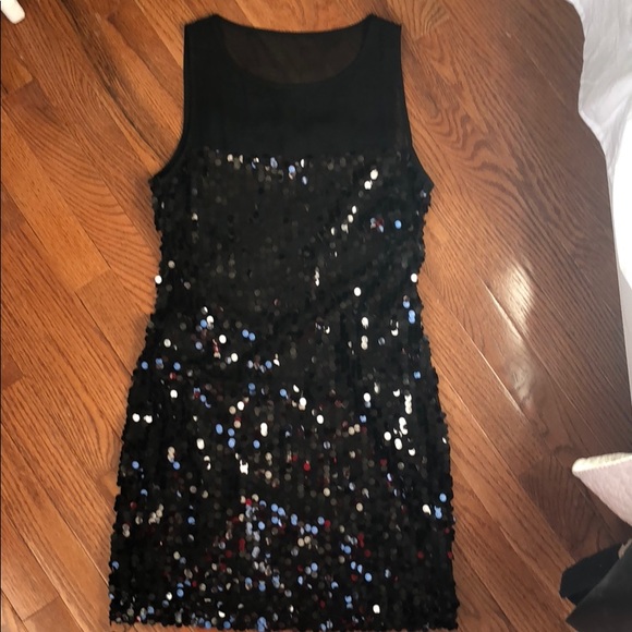 Black sequin fitted dress with mesh collarbone - Picture 1 of 3